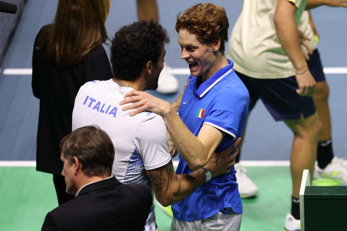 Davis Cup: Jannik Sinner brushes Alex De Minaur aside to take holders Italy back to the final | Flashscore.com