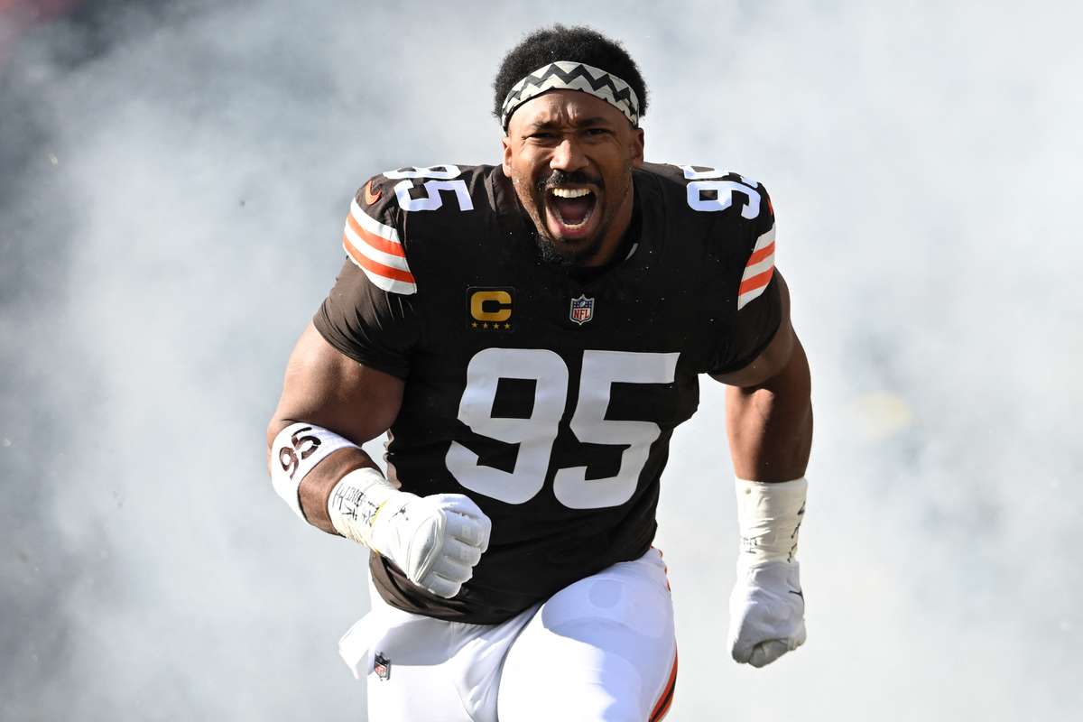 Myles Garrett breaks NFL single-season sack record with No. 23 |  Flashscore.com