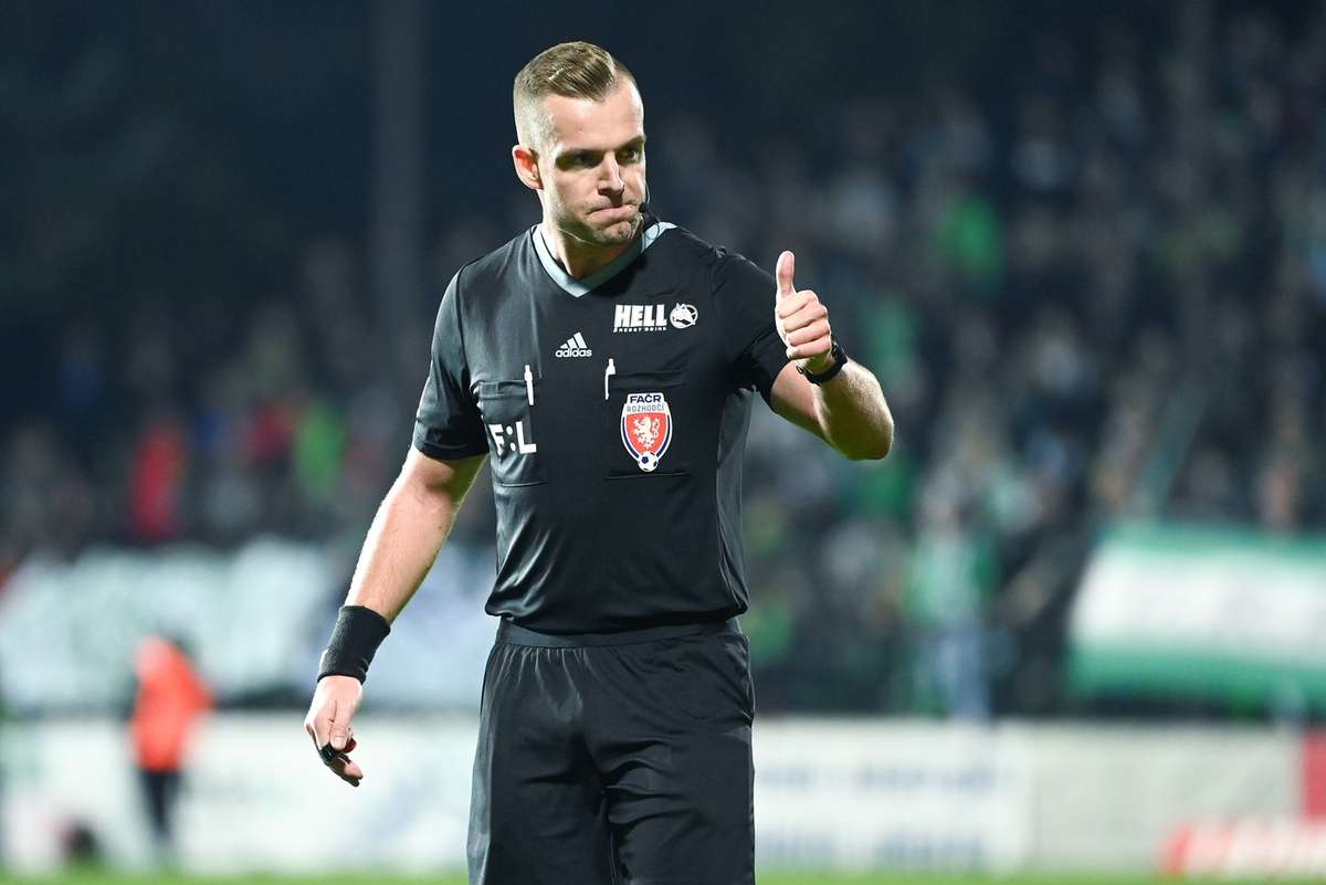 Plzeň – Sparta: Kdo je rozhodčí Rouček? Chválí ho experti i trenér ...