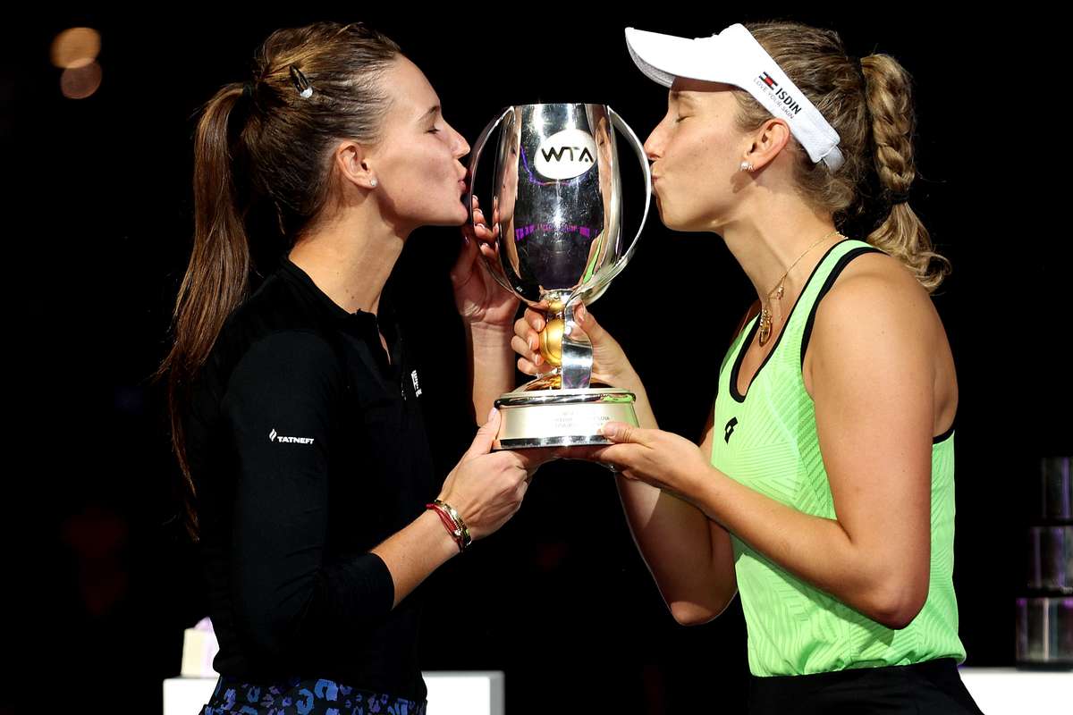 Veronika Kudermetova y Elise Mertens, campeonas de dobles en las WTA