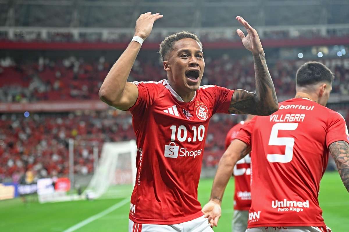 Internacional vence Corinthians por 2 a 1 e respira na luta contra o rebaixamento