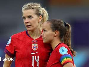https://livesport-ott-images.ssl.cdn.cra.cz/r300x225q60/9b0ec323-ccd2-469c-bdbb-62bfed05be21.jpeg