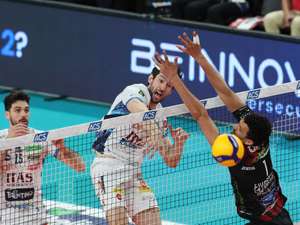 https://livesport-ott-images.ssl.cdn.cra.cz/r300x225q60/a4f9463d-29eb-4d7b-83f5-398a8889e682.jpeg