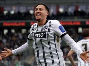 Ebnoutalib during a match