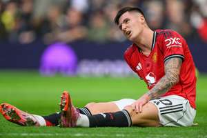 Benjamin Sesko will be absent from Slovenia's crucial World Cup qualifiers due to a knee injury.