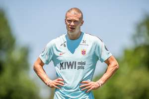 Erling Haaland will have to look out for snakes when he plays golf in the Norwegian World Cup camp