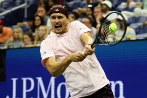 Zverev & Swiatek eyeing last eight at US Open as Osaka faces Rybakina in blockbuster