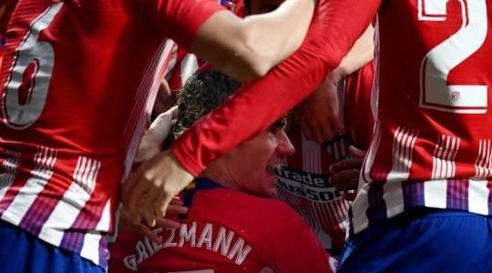 Thomas Lemar trình diễn kĩ thuật xuất sắc của mình và treo một đường bóng bổng đẹp mắt vào trong vòng cấm , nơi Antoine Griezmann (Atl. Madrid) đón bóng và ghi tên lên bảng điện tử với một cú đánh đầu chuẩn xác vào góc thấp bên phải khung thành. Tỉ số là 2:1.
