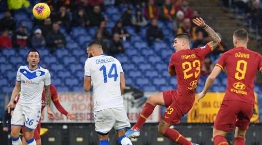 Vào! Gianluca Mancini (AS Roma) ghi bàn với một cú sút tuyệt vời vào bên trái khung thành sau khi được giải thoát trong vòng cấm bởi một đường chuyền bổng xuất sắc từ Chris Smalling. Tỉ số bây giờ là 2:0.