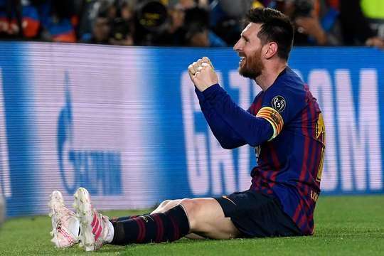 Lionel Messi (Barcelona) sút phạt hoàn hảo từ cự ly 25 mét. Cú cứa lòng đưa bóng vượt qua hàng rào và đi chuẩn xác vào góc cao bên trái khung thành. Bàn thắng thể hiện một nền tảng kỹ thuật rất tốt.