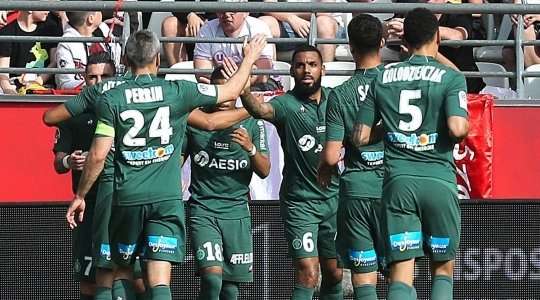 Vào! Remy Cabella (St Etienne) dễ dàng đệm bóng vào lưới trống từ một cự ly gần, sau khi một cú sút đã đập vào một người hậu vệ và quả bóng bật ra. Tỉ số là 0:1.
