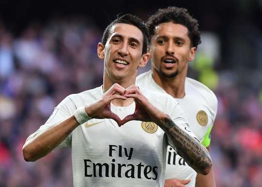 Vào! Một đường bóng bật ra đã sửa lưng tất cả mọi người, ngoại trừ Angel Di Maria (Paris SG), anh chớp lấy thời cơ và sút bóng tung lưới khung thành bỏ trống. 1:2.