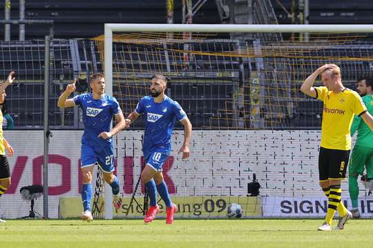 Andrej Kramaric (Hoffenheim) nhận một đường chuyền thú vị bên trong vòng cấm và anh sút bóng lọt qua thủ môn vào lưới. Một pha dứt điểm xuất sắc!