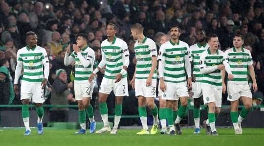 Vào! James Forrest chuyền bóng đến chân Mohamed Elyounoussi (Celtic) và cầu thủ này tung một cú sút từ rìa vòng cấm. Bóng bị một cầu thủ khác làm đổi hướng, khiến thủ môn Giedrius Arlauskis không kịp trở tay. Tỉ số là 2:0.