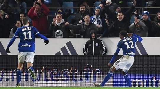 Vào! Lebo Mothiba (Strasbourg) ghi bàn sau một pha kiến tạo bởi Ludovic Ajorque cho phép anh ấy đưa bóng vào lưới trống. Tỉ số là 4:1.