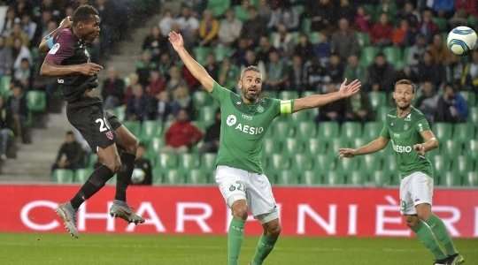 Adama Traore nhận trách nhiệm đá phạt góc và chuyền bóng một cách hoàn hảo cho Habib Diallo (Metz), người đã nhảy lên cao nhất và bình tĩnh đánh đầu rất căng vào ngay giữa khung thành. Tỉ số bây giờ là 0:1.