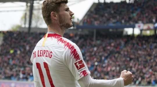 Một đường chuyền bổng hoàn hảo từ Marcel Sabitzer tìm đến Timo Werner (RB Leipzig), người đã nhảy cao nhất và đánh đầu từ cự li gần vào góc thấp bên trái khung thành. Pha dứt điểm có lực và đủ chính xác để hoàn toàn loại bỏ thủ môn Pavao Pervan. Tỉ số bây giờ là: 2:0.