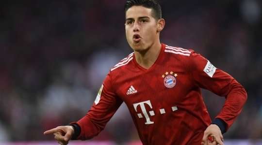 Vào! Thiago Alcantara chuyền cho James Rodriguez (Bayern Munich) tại rìa vòng cấm và anh ấy tìm đến góc trái phía dưới với một pha dứt điểm tuyệt vời. Tỉ số là 3:0.