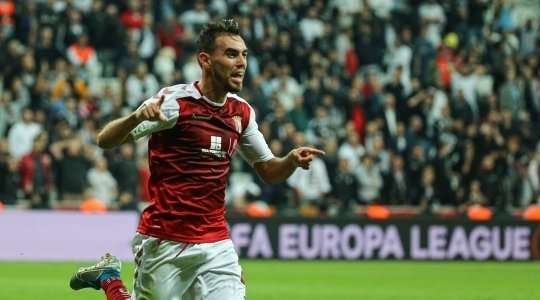 Vào 0:1! Ricardo Horta (Braga) đệm bóng thành bàn từ cự li gần sau khi bóng bật ra tới hướng di chuyển của anh ấy.