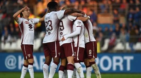 Alex Berenguer (Torino) có một pha đi bóng độc diễn tuyệt vời và dứt điểm từ trong vòng cấm, đánh bại thủ môn Jesse Joronen với một cú sút vào góc phải phía dưới. Tỉ số bây giờ là: 0:4.
