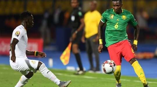 Samuel Owusu (Ghana) xông vào vòng cấm và dứt điểm, nhưng bóng không thể đến được khung thành. Cú sút của anh hướng về phía góc cao bên trái đã bị một hậu vệ xuất sắc cản phá.