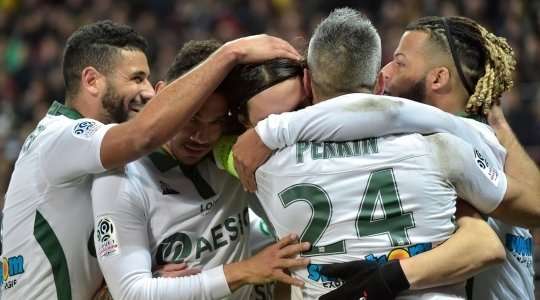 Wahbi Khazri thực hiện quả phạt góc, Neven Subotic (St Etienne) là người nhận được bóng ngay trong vòng 5m50 và anh đánh bại thủ môn với một cú sút tốt vào góc cao bên trái. Tỉ số là 0:1.