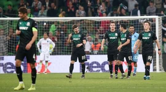 Ivan Ignatjev (Krasnodar) đón quả phạt góc và thể hiện khả năng săn bàn của mình với một cú đánh đầu lạnh lùng từ cự li gần vào góc thấp bên phải cầu môn. Tỉ số là 3:0.