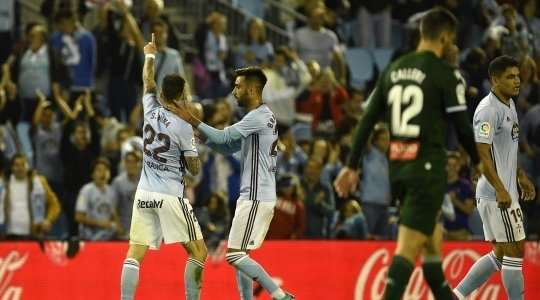 Hugo Mallo có một đường căng ngang xuất sắc vào trong vòng cấm để Santi Mina (Celta Vigo) bật cao đánh đầu từ cự li gần. Bóng đi dội cột dọc bên trái vào lưới, đánh bại thủ môn Diego Lopez. Một bàn thắng thể hiện sự nhạy bén cũng như khả năng dứt điểm thượng hạng. Tỉ số là 1:1.