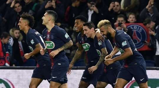 Vào! Angel Di Maria (Paris SG) đón một đường chuyền và đến rìa vòng cấm để bấm bóng xuất sắc qua thủ môn và vào lưới trống. Anh ấy thay đổi tỉ số thành 1:0.