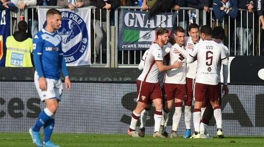Andrea Belotti (Torino) đánh lừa thủ môn Jesse Joronen đổ người về góc và sút quả penalty vào chính giữa khung thành.