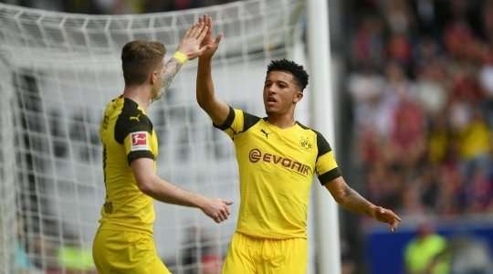Marco Reus (Dortmund) nhận một đường chuyền sát thủ, đặt anh vào thế đối mặt với thủ môn và anh đã ghi bàn với một cú sút lạnh lùng vào góc thấp bên trái khung thành. Một cú dứt điểm xuất sắc.