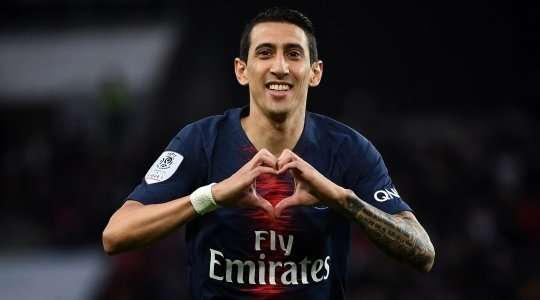 Angel Di Maria (Paris SG) đón bóng trống trải và từ rìa vòng cấm tung một cú sút bị làm chệch hướng và vượt qua Runar Alex Runarsson không thể làm gì được. 1:0.