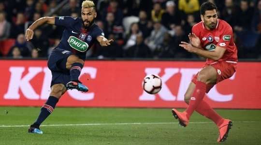 Maxim Choupo-Moting (Paris SG) nhận một đường chuyền chính xác và có đủ thời gian trong vòng cấm để thực hiện một cú sút nguy hiểm vào góc thấp bên trái. Thủ môn Runar Alex Runarsson đã đoán được ý định của anh ấy và ngăn chặn cú sút với một pha cản phá tốt.