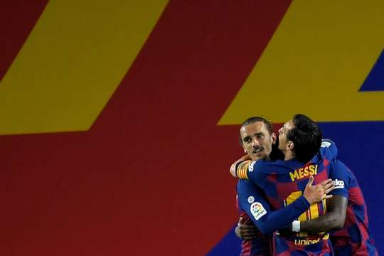 Vàoo! Antoine Griezmann (Barcelona) đã đưa được bóng vào lưới.