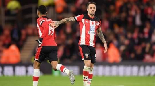 Vào! Danny Ings (Southampton) đã có mặt đúng lúc đúng chỗ để chộp lấy bóng bật ra trong vòng cấm, và anh ấy sút bóng thành bàn. Tỉ số là 1:1.
