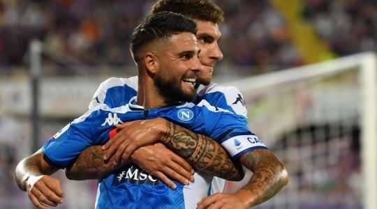 Vào! Jose Callejon chuyền cho Lorenzo Insigne (Napoli) với một quả tạt hoàn hảo, người không gặp khó khăn để đánh đầu vào lưới trống. Tỉ số là 3:4.