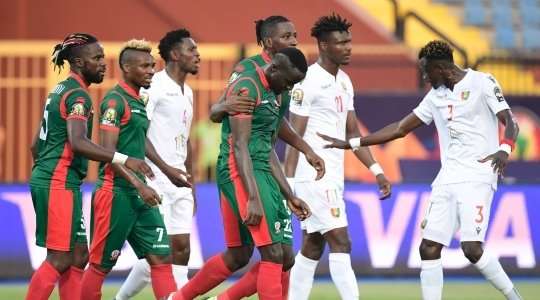 Một pha phạm lỗi từ Christophe Nduwarugira (Burundi). Rất bất ngờ, trọng tài bước tới và rút ra một chiếc thẻ đỏ. Một phán xử rất khắt khe và Christophe Nduwarugira (Burundi) lập tức phản đối, nhưng dĩ nhiên là nó vô dụng. Quyết định đã được đưa ra.