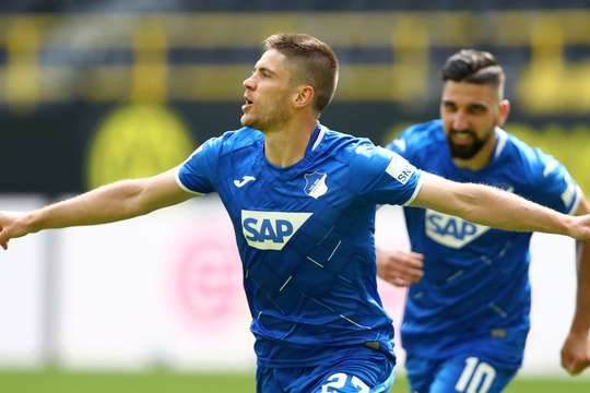 Andrej Kramaric (Hoffenheim) đón một đường chuyền hoàn hảo tới từng centimét và tung một cú sút chìm từ rìa vòng cấm vào chính giữa khung thành, thủ môn đã không thể kịp cản phá cú sút vừa rồi.