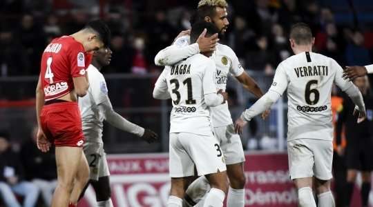 Vào! Maxim Choupo-Moting (Paris SG) nhận một đường chuyền ngắn rất vừa tầm từ Thomas Meunier ở một vị trí bên trong vòng cấm, anh lách người và tung một cú sút chìm không thể cản phá về chính giữa khung thành. Bóng đã nằm gọn trong lưới, tỉ số là 0:4.