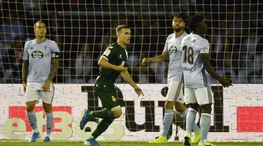 Vào! Jonathan Calleri kiến tạo cho Adria Pedrosa (Espanyol) người đệm bóng vào lưới trống. Anh ấy thay đổi tỉ số thành 0:1.