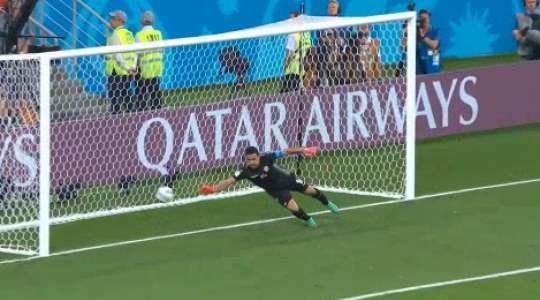 Vào! Jose Rodriguez (Panama) sút xa và pha dứt điểm của anh ấy sượt một hậu vệ và đi qua Aymen Mathlouthi. 1:0.