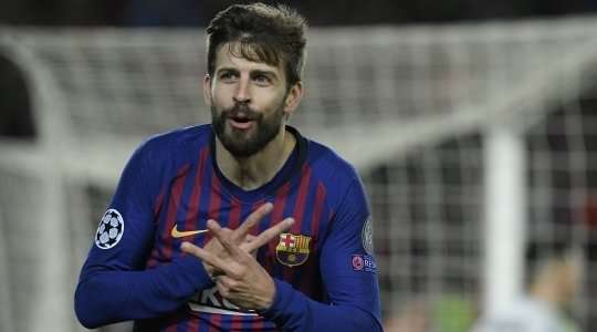 Vào! Lionel Messi thể hiện nhãn quan tuyệt vời của mình với đường chuyền sắc sảo cho Gerard Pique (Barcelona). Cầu thủ này cũng chứng tỏ bản lĩnh của một sát thủ vòng cấm và dứt điểm gọn gàng từ cự ly gần vào lưới. Tỉ số là 4:1.
