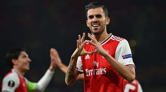Bóng đã nằm trong lưới! Martinelli treo bóng vào vòng cấm và Daniel Ceballos (Arsenal) đón quả tạt để dứt điểm gọn gàng vào lưới. 4:0.