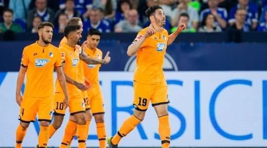Ishak Belfodil (Hoffenheim) kết thúc nỗ lực đi bóng đẹp mắt của mình với một cú sút xuất sắc từ trong vòng cấm. Bóng đi vào góc bên phải khung thành và Alexander Nubel chỉ có thể vào lưới nhặt bóng. Tỉ số là 0:1.