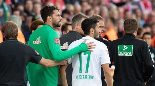 Nuri Sahin (Werder Bremen) nhận một chiếc thẻ vàng từ tay của trọng tài chính, Tobias Welz. Và bởi vì nó là chiếc thứ hai trong trận đấu này, một chiếc thẻ đỏ được rút ra và Nuri Sahin (Werder Bremen) bị đuổi.