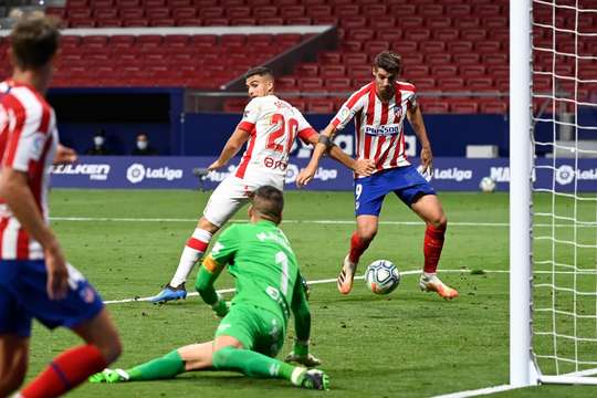 Alvaro Morata (Atl. Madrid) đón một đường chuyền chính xác vào sâu bên trong vòng cấm từ Marcos Llorente, và cầu thủ này đã đánh bại thủ môn với một cú sút chìm chuẩn xác vào góc thấp bên trái. Tỉ số được nâng lên 2:0.