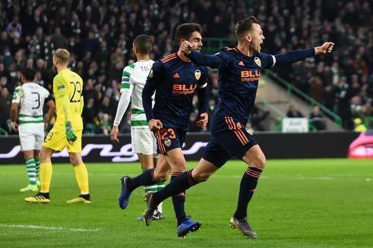 Vào! Ruben Sobrino dọn cỗ cho Denis Cheryshev (Valencia), người ghi bàn với một pha dứt điểm cự li gần đơn giản. Tỉ số là 0:1.