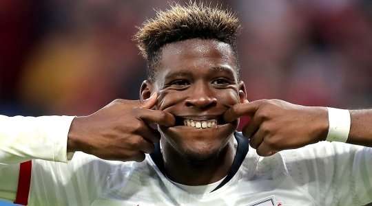 Nordi Mukiele (RB Leipzig) bật lên đón một quả tạt tốt và tung một cú đánh đầu đẹp mắt vào phía trong cột dọc bên phải. Thủ môn đã không có cơ hội để cản phá.