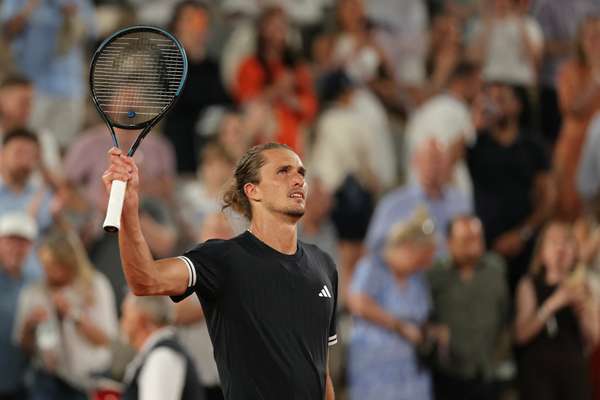 Alexander Zverev reacts at Roland Garos 2026