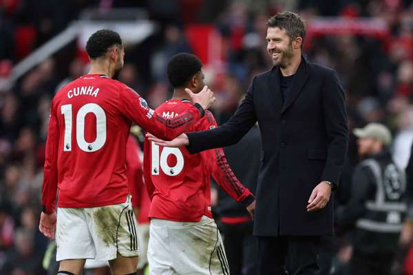 Michael Carrick and Matheus Cunha